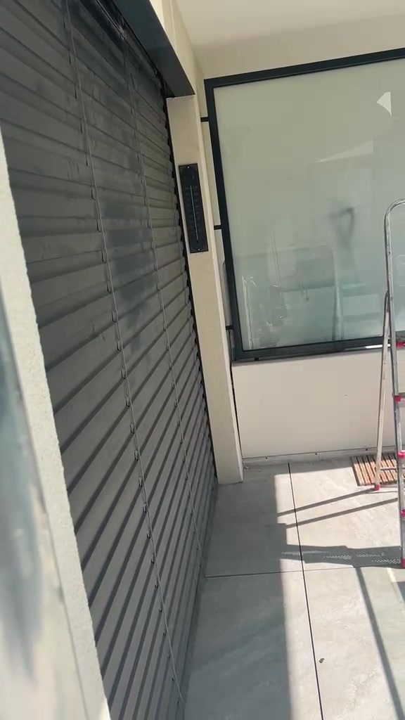 Brise-soleil orientable réparé à Divonne-les-Bains