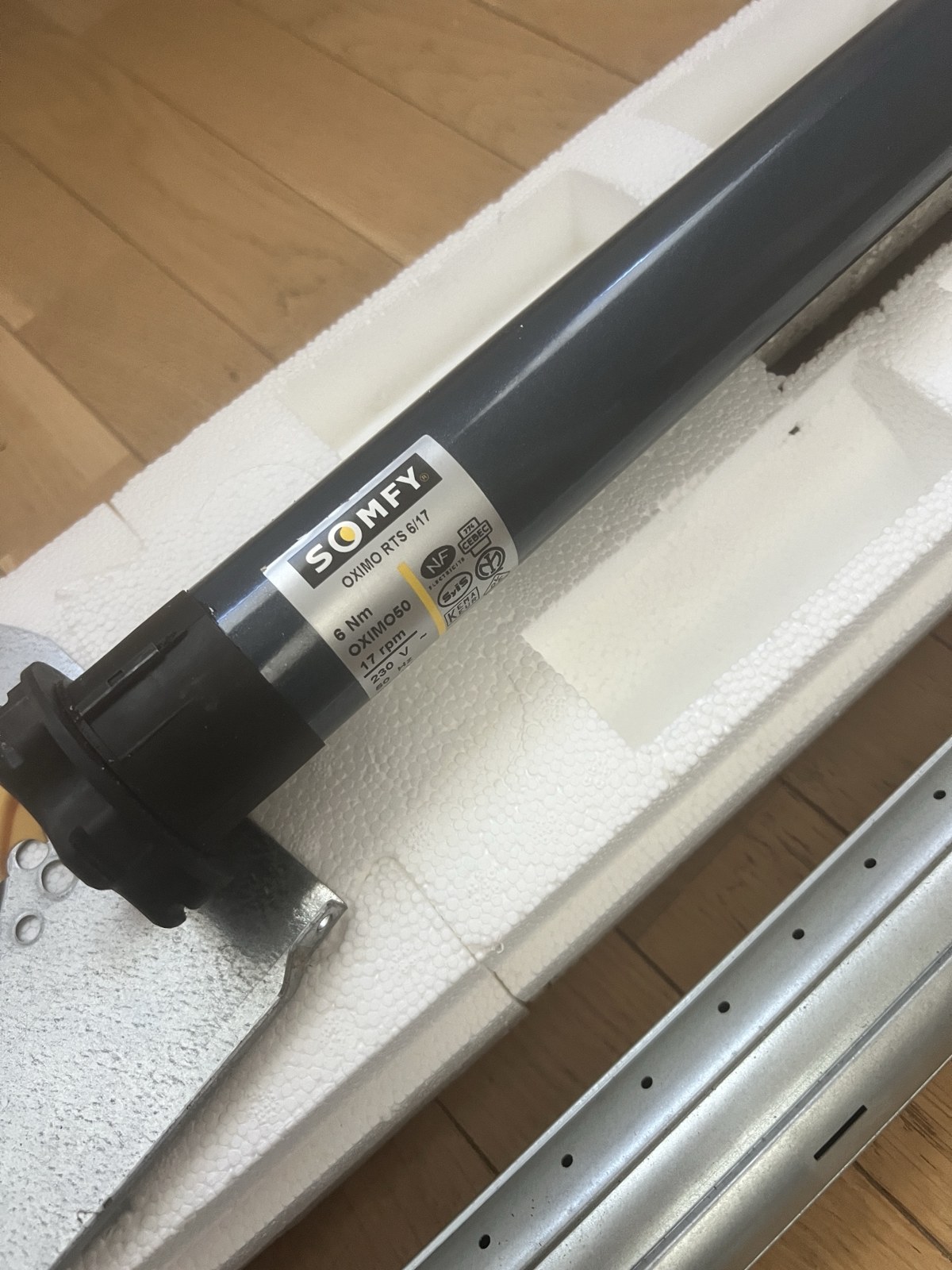 Nouveau moteur Somfy Oximo RTS avant pose à Ferney-Voltaire